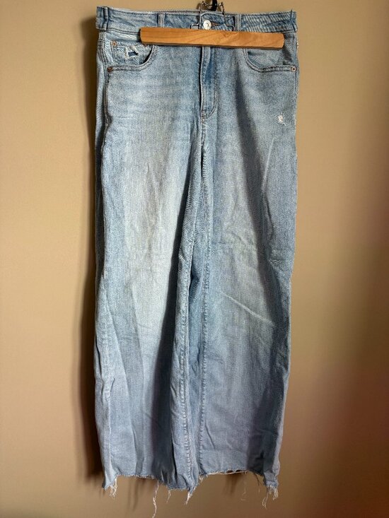 American Eagle Outfitters Denim - American Eagle Super High-Rise Baggy Wide Leg Jeans - Short Length